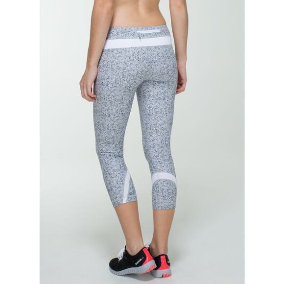 Lululemon Run Inspire Crop II All Luxtreme Capri Leggings Size 8 - Picture 2 of 9